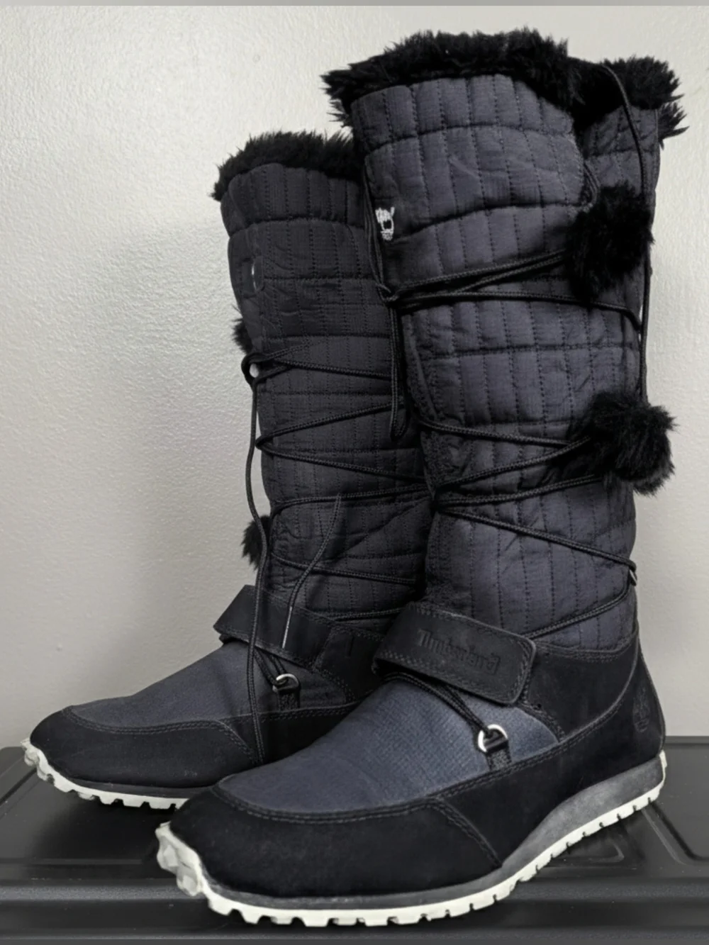 Timberland Tall Knee-high Black Quilted Lace-Up Sneaker Boots Fur Pom-pom Size 8